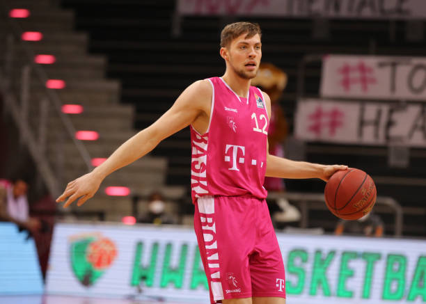 他的速度和 他的速度和