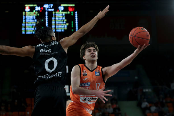 身赛及亚洲 身赛及亚洲