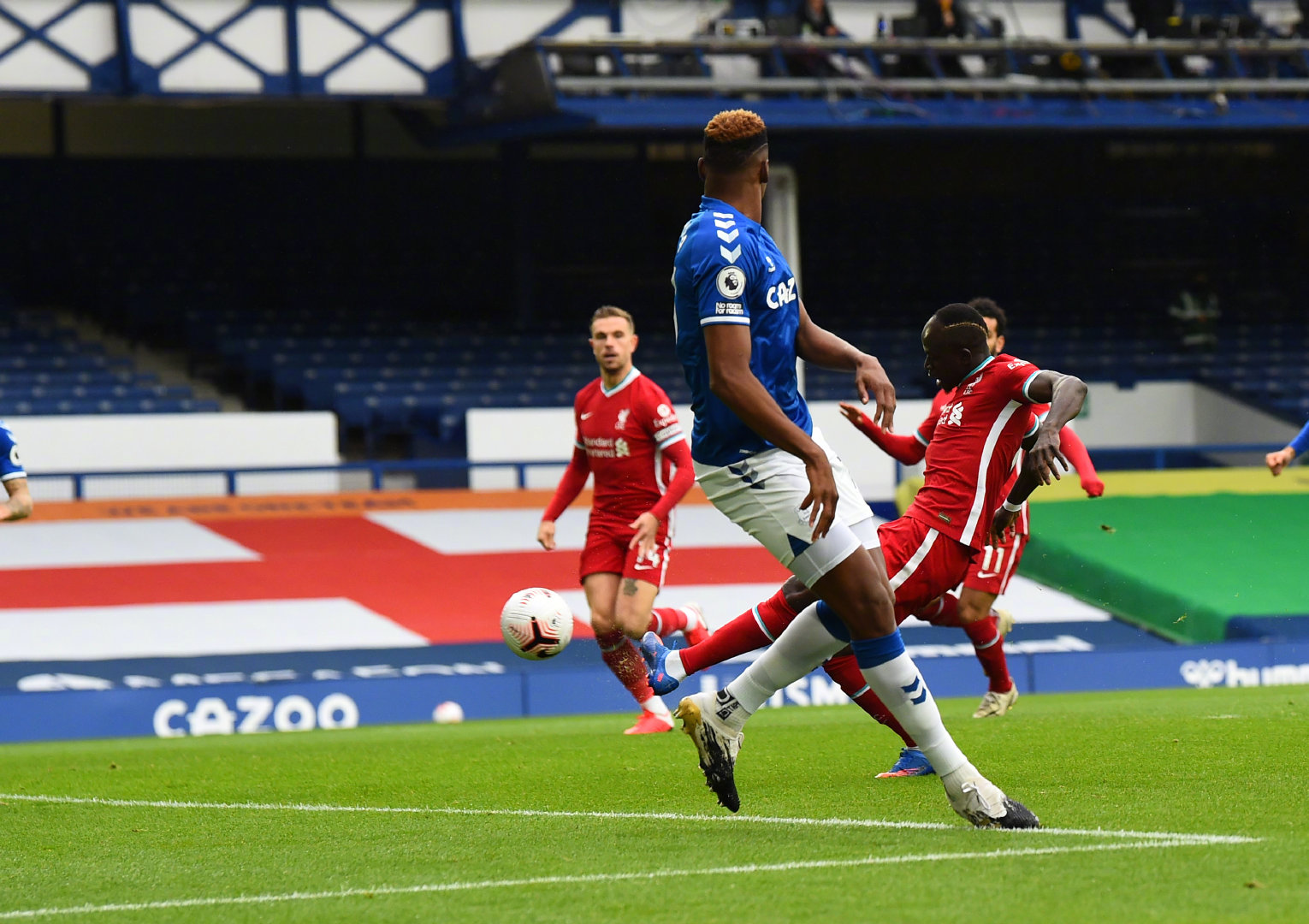 也是世界足 也是世界足